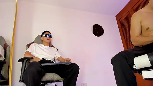 Snapshot of sotooliver3 chatting on October 8, 2025, 8:09 pm sotooliver3 online show from October 8, 2025, 8:09 pm