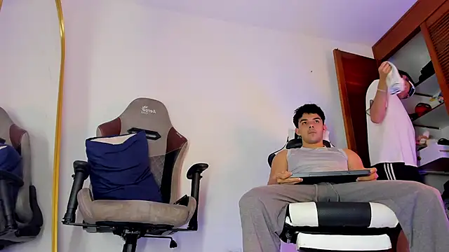 Snapshot of sotooliver3 chatting on October 24, 2025, 7:46 pm sotooliver3 online show from October 24, 2025, 7:46 pm