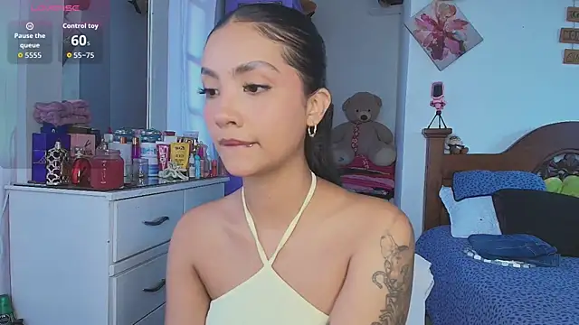 mia yireth online show from November 15, 2025, 3:38 pm