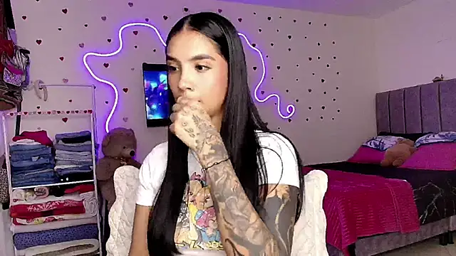 mia yireth online show from February 21, 2026, 11:18 pm