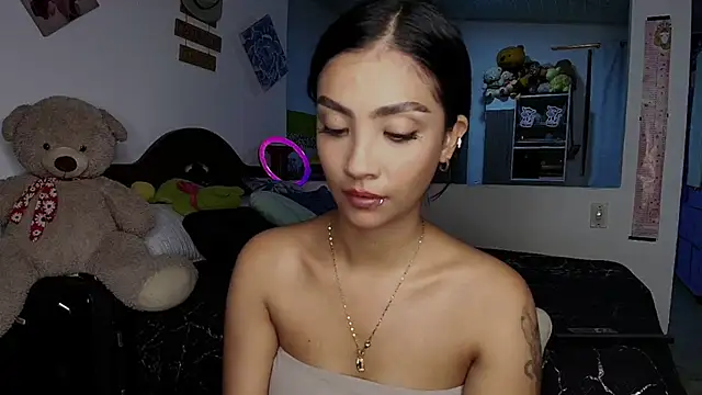 mia yireth online show from September 25, 2025, 11:44 pm