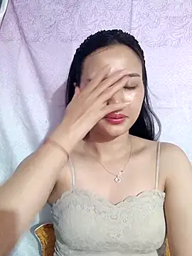 Snapshot of Lili_lovely chatting on October 2, 2025, 7:45 am Lili lovely online show from October 2, 2025, 7:45 am