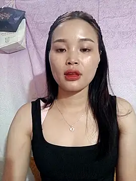 Snapshot of Lili_lovely chatting on October 9, 2025, 1:28 am Lili lovely online show from October 9, 2025, 1:28 am