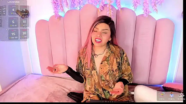 Snapshot of MissCandyliciouss chatting on September 16, 2025, 12:39 pm MissCandyliciouss online show from September 16, 2025, 12:39 pm