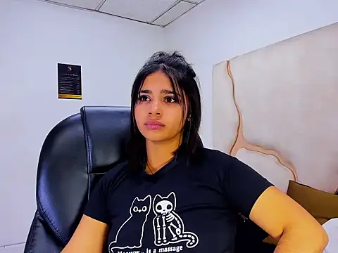 Snapshot of ScarletDoll chatting on October 18, 2025, 3:19 am ScarletDoll online show from October 18, 2025, 3:19 am