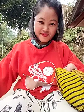 maycuc123 online show from December 16, 2025, 1:43 am