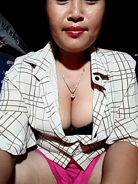 Snapshot of maycuc123 chatting on September 14, 2025, 1:22 pm maycuc123 online show from September 14, 2025, 1:22 pm