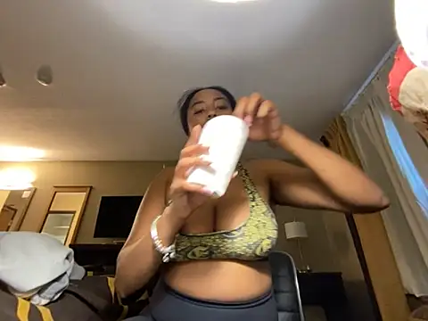 princesslivv online show from October 4, 2025, 11:28 pm