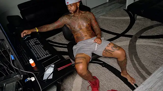 Snapshot of SLANGONDEMHOES chatting on September 18, 2025, 12:41 pm SLANGONDEMHOES online show from September 18, 2025, 12:41 pm