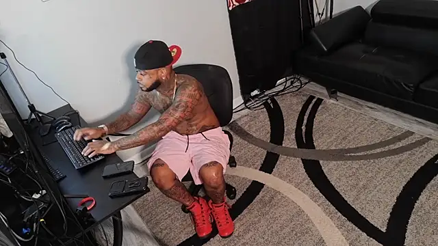 SLANGONDEMHOES online show from November 26, 2025, 4:07 pm