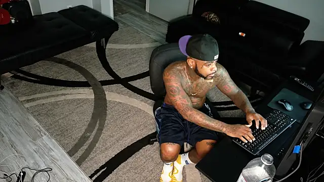 Snapshot of SLANGONDEMHOES chatting on September 29, 2025, 10:37 pm SLANGONDEMHOES online show from September 29, 2025, 10:37 pm