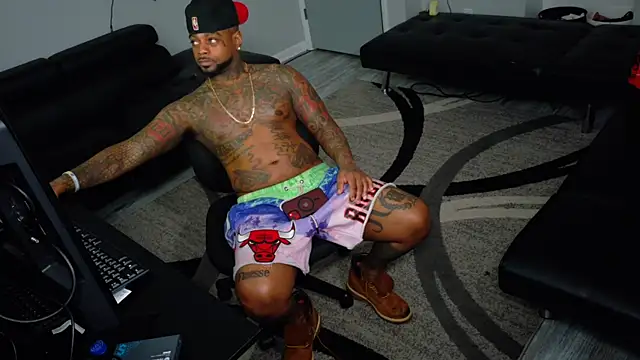 SLANGONDEMHOES online show from April 4, 2026, 1:17 pm