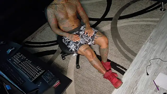 Snapshot of SLANGONDEMHOES chatting on September 14, 2025, 12:16 pm SLANGONDEMHOES online show from September 14, 2025, 12:16 pm