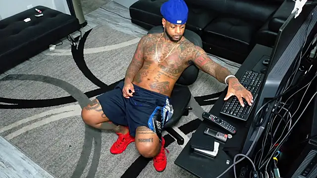 SLANGONDEMHOES online show from January 14, 2026, 2:15 am