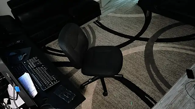 Snapshot of SLANGONDEMHOES chatting on October 5, 2025, 6:37 am SLANGONDEMHOES online show from October 5, 2025, 6:37 am