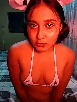 candybombomxh online show from October 16, 2025, 4:43 am