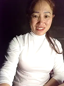 Snapshot of Fienjr chatting on October 10, 2025, 10:43 pm Fienjr online show from October 10, 2025, 10:43 pm