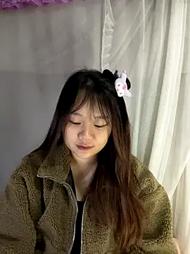 Hinne07 online show from November 26, 2025, 1:38 am