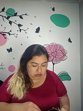 Snapshot of curvy_diva_ chatting on September 24, 2025, 11:06 am curvy diva  online show from September 24, 2025, 11:06 am