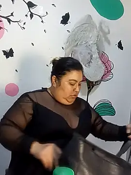 curvy diva  online show from November 14, 2025, 11:03 am