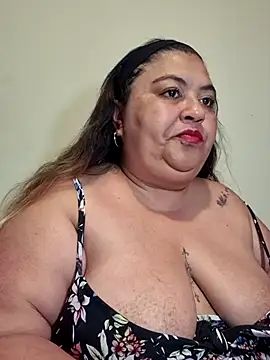 curvy diva  online show from February 15, 2026, 11:20 am