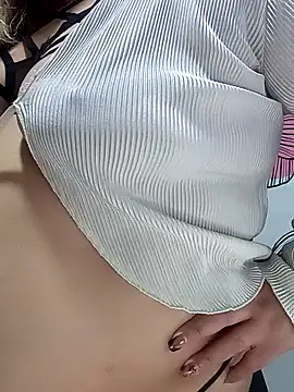 Snapshot of curvy_diva_ chatting on October 4, 2025, 11:45 am curvy diva  online show from October 4, 2025, 11:45 am