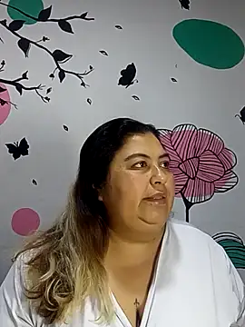 Snapshot of curvy_diva_ chatting on October 15, 2025, 11:07 am curvy diva  online show from October 15, 2025, 11:07 am