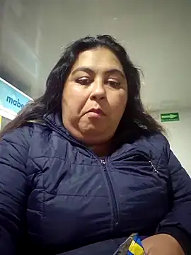 Snapshot of curvy_diva_ chatting on October 17, 2025, 11:06 pm curvy diva  online show from October 17, 2025, 11:06 pm