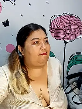 Snapshot of curvy_diva_ chatting on October 14, 2025, 1:12 pm curvy diva  online show from October 14, 2025, 1:12 pm