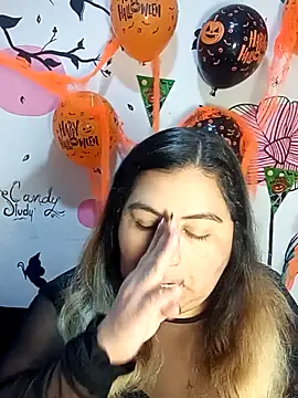 Snapshot of curvy_diva_ chatting on October 30, 2025, 11:19 am curvy diva  online show from October 30, 2025, 11:19 am