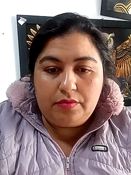 Snapshot of curvy_diva_ chatting on October 29, 2025, 1:43 pm curvy diva  online show from October 29, 2025, 1:43 pm