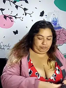 Snapshot of curvy_diva_ chatting on October 20, 2025, 11:00 am curvy diva  online show from October 20, 2025, 11:00 am