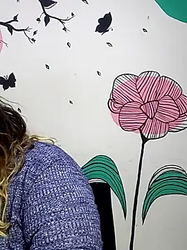 Snapshot of curvy_diva_ chatting on October 9, 2025, 11:11 am curvy diva  online show from October 9, 2025, 11:11 am