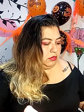 Snapshot of curvy_diva_ chatting on October 29, 2025, 1:26 am curvy diva  online show from October 29, 2025, 1:26 am