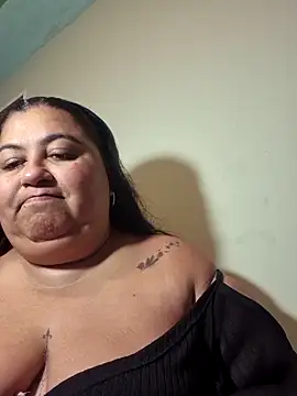 curvy diva  online show from April 12, 2026, 2:26 am