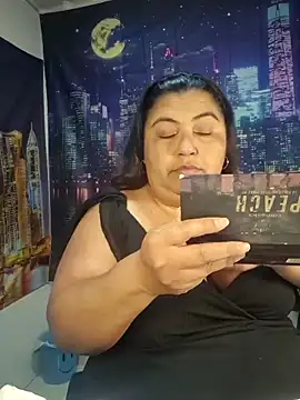 curvy diva  online show from April 5, 2026, 8:54 am