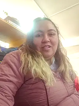 Snapshot of curvy_diva_ chatting on October 1, 2025, 2:32 pm curvy diva  online show from October 1, 2025, 2:32 pm