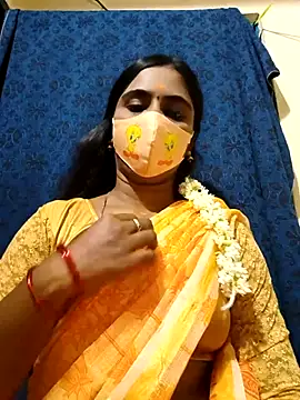 mini-queen online show from November 14, 2025, 3:37 pm