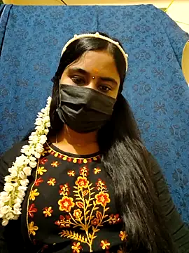 mini-queen online show from December 20, 2025, 3:37 pm