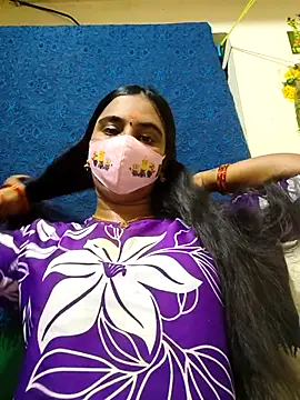 mini-queen online show from March 12, 2026, 6:01 pm