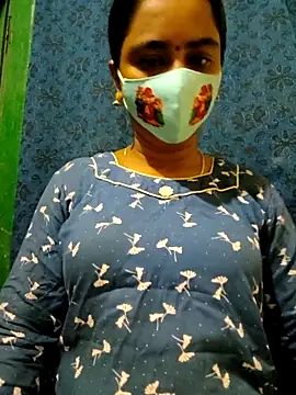 mini-queen online show from September 28, 2025, 5:20 pm