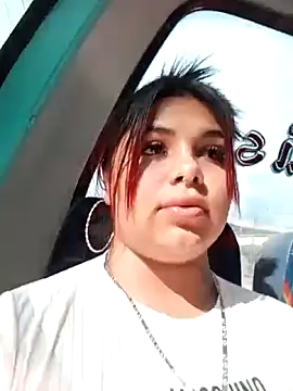 snow belle online show from September 28, 2025, 7:54 pm