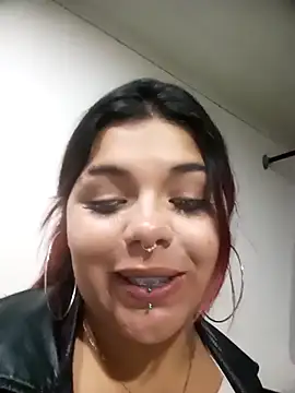 snow belle online show from November 23, 2025, 11:26 pm