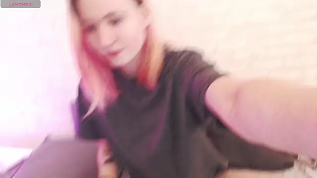 Ericha Stone online show from March 31, 2026, 8:05 am