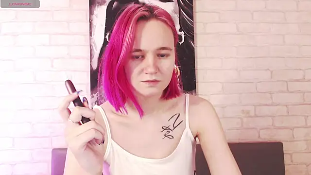 Ericha Stone online show from September 21, 2025, 2:49 am