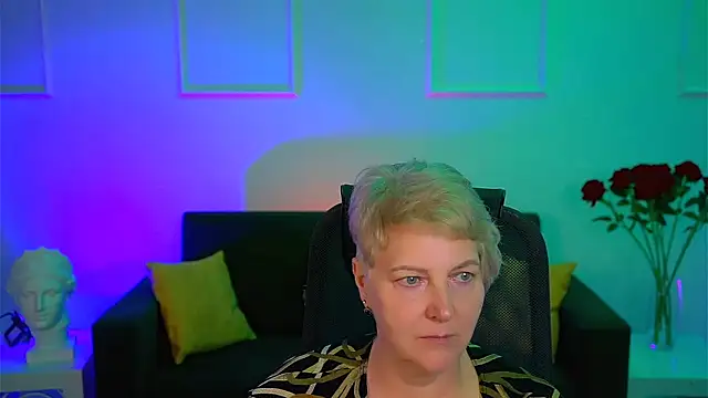 Snapshot of MaryMogan chatting on October 6, 2025, 8:15 am MaryMogan online show from October 6, 2025, 8:15 am