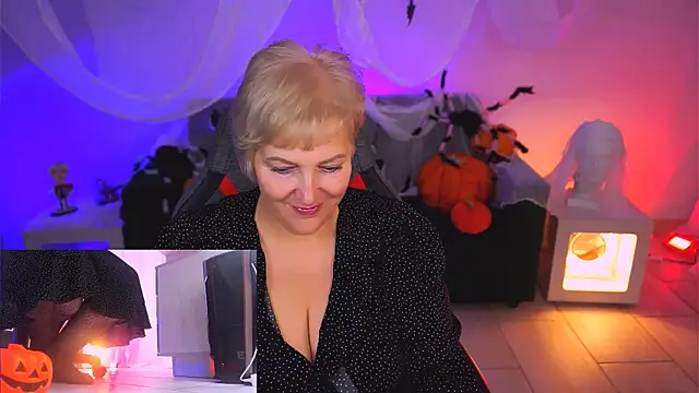 Snapshot of MaryMogan chatting on October 31, 2025, 3:58 am MaryMogan online show from October 31, 2025, 3:58 am