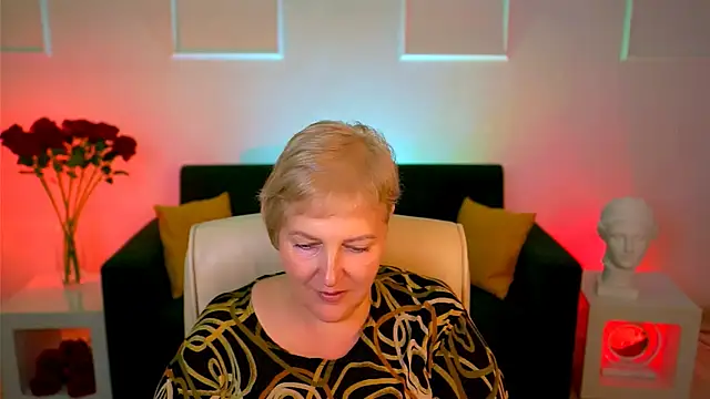 Snapshot of MaryMogan chatting on October 1, 2025, 12:53 pm MaryMogan online show from October 1, 2025, 12:53 pm