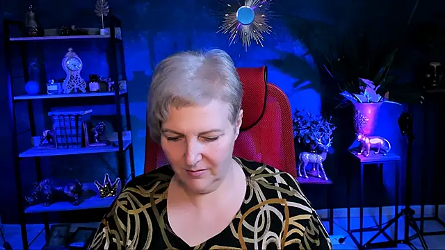 Snapshot of MaryMogan chatting on October 13, 2025, 12:40 pm MaryMogan online show from October 13, 2025, 12:40 pm