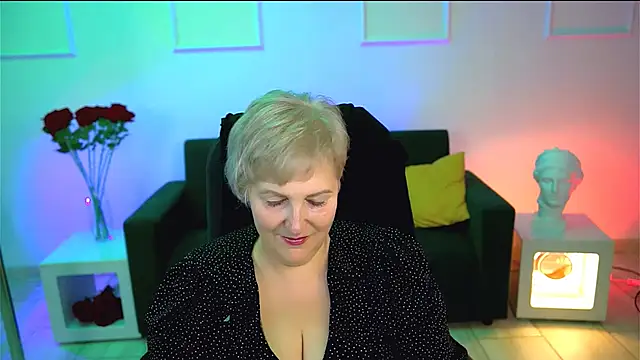 Snapshot of MaryMogan chatting on October 16, 2025, 4:10 am MaryMogan online show from October 16, 2025, 4:10 am